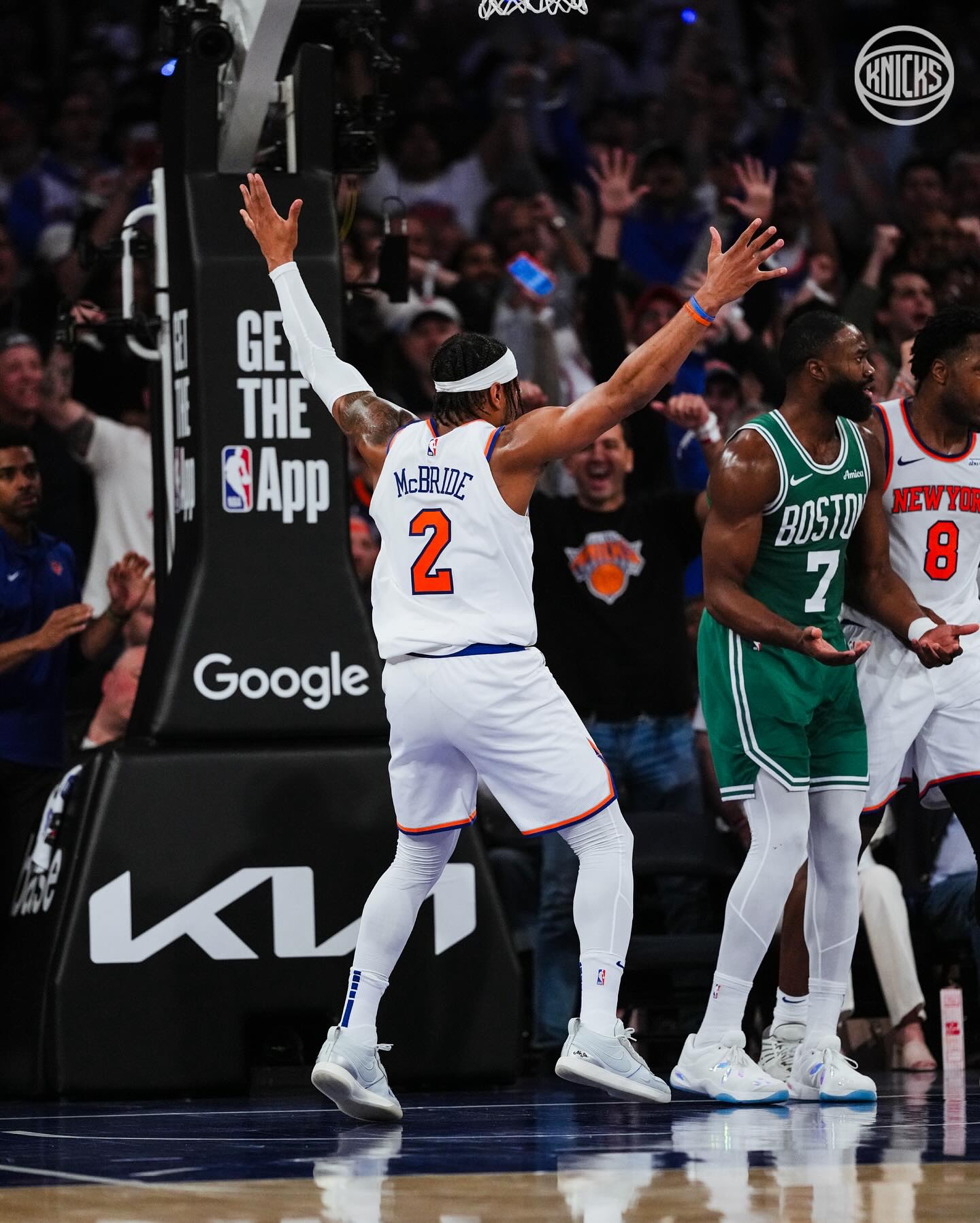 尼斯俱乐部球员展现出色表现，助球队跻身前列