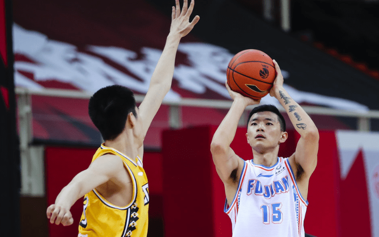 福建队逆转辽宁队，乔治扛起全队