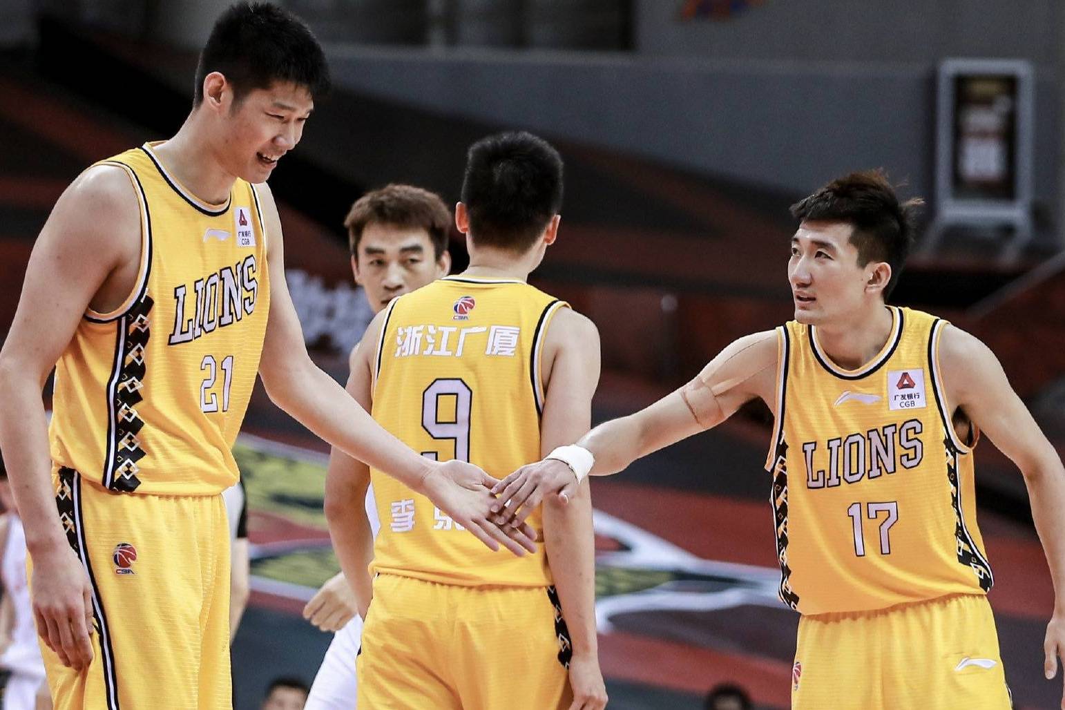 关于山东队逆转广东队，胡金秋高光表现的信息